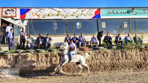 بازدید فرماندار شهرستان اهر و معاون گردشگری اداره کل میراث فرهنگی آذربایجان شرقی از مجتمع سوارکاری چاکرا