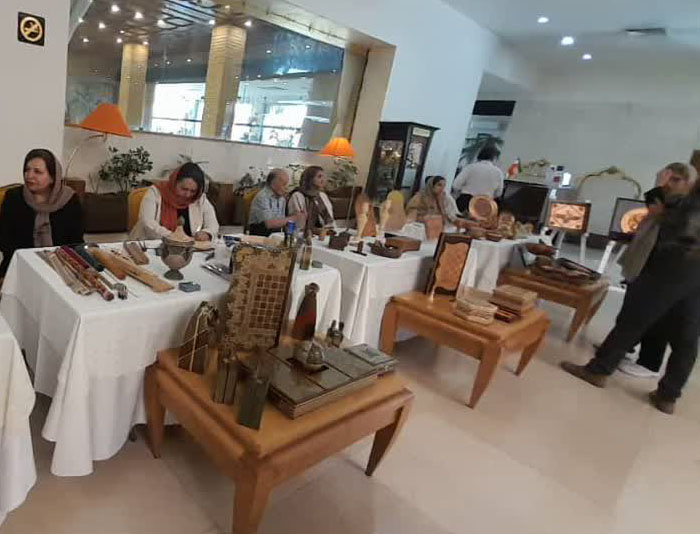 کارگاه و نمایشگاه آثار فاخر صنایع‌دستی در شیراز برگزار شد
