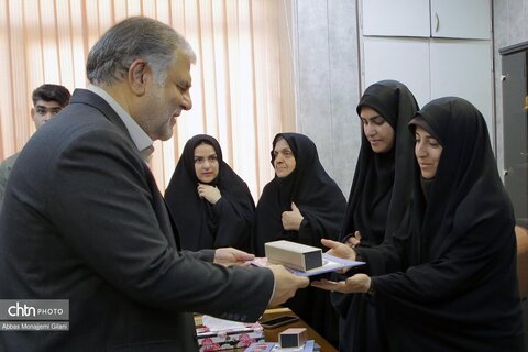 تجلیل از کارمندان ایثارگر و فرزندان شهید میراث‌فرهنگی قم