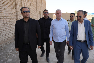 بازدید مدیر عامل صندوق توسعه و احیاء از بناهای تاریخی سیستان