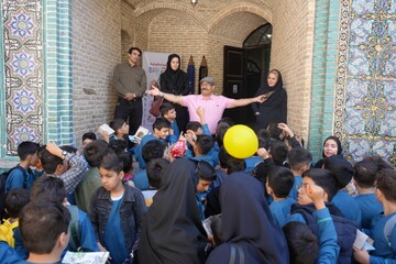 استقبال کودکان کرمانشاهی از جشنواره گردشگری و کودک