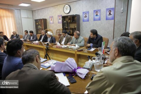 بررسی مسائل انجمن‌های گردشگری قم با حضور مشاور وزیر میراث‌فرهنگی
