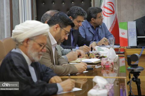 بررسی مسائل انجمن‌های گردشگری قم با حضور مشاور وزیر میراث‌فرهنگی