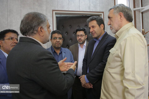 بررسی مسائل انجمن‌های گردشگری قم با حضور مشاور وزیر میراث‌فرهنگی