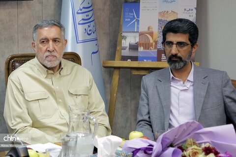 بررسی مسائل انجمن‌های گردشگری قم با حضور مشاور وزیر میراث‌فرهنگی