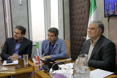 بررسی مسائل انجمن‌های گردشگری قم با حضور مشاور وزیر میراث‌فرهنگی