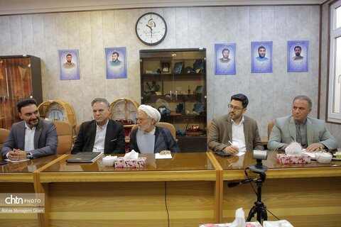 بررسی مسائل انجمن‌های گردشگری قم با حضور مشاور وزیر میراث‌فرهنگی