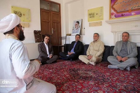 بازدید مشاور وزیر میراث‌فرهنگی از منزل تاریخی امام خمینی(ره) در قم