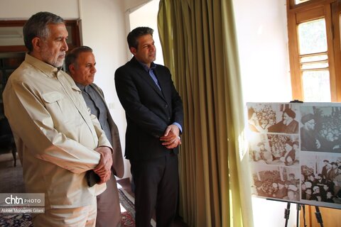 مشاور وزیر میراث‌فرهنگی از منزل تاریخی امام خمینی(ره) در قم بازدید کرد