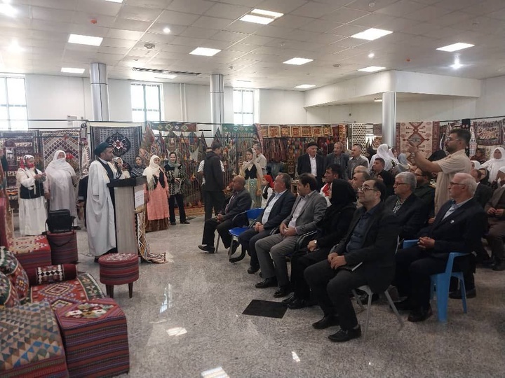 افتتاح نمایشگاه دائمی صنایع‌دستی عنبران همزمان با هفته گردشگری