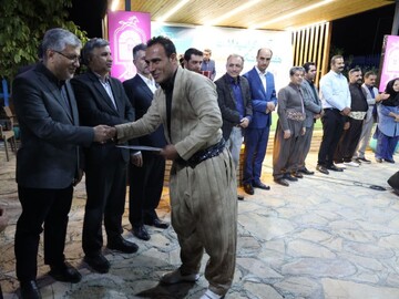 گردشگری یکی از محورهای توسعه استان است/ جاذبه‌های کردستان گردشگران را ماندگار می‌کند