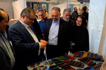 چهل‌ستون اصفهان میزبان هنرمندان چوب و حصیر