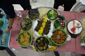 نمایشگاه صنایع‌دستی و خوراک به مناسبت هفته گردشگری