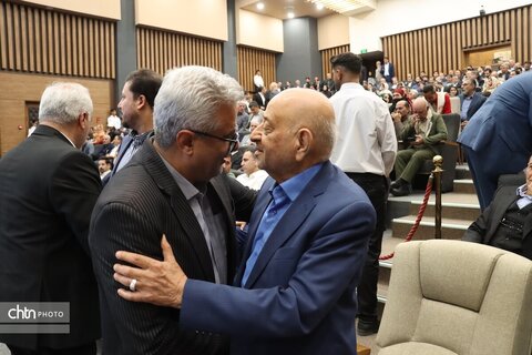 آیین نکوداشت فعالان وپیشکسوتان حوزه گردشگری در روز جهانی جهانگردی خراسان رضوی