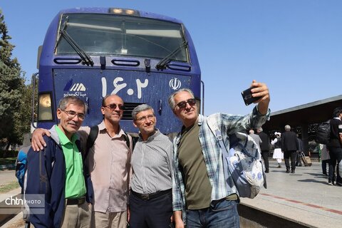 نخستین قطار گردشگری سرخس ویژه فعالان صنعت گردشگری خراسان رضوی