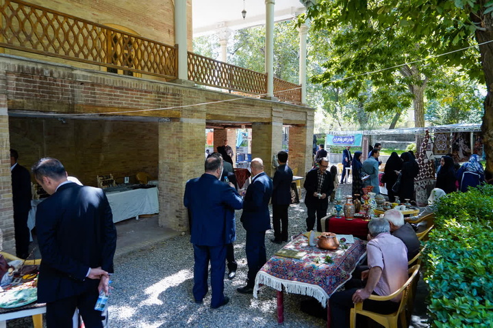 افتتاح نمایشگاه گنجینه‌های نقره‌ای در همدان