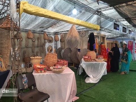 بازدید رئیس جمهور از نمایشگاه صنایع‌دستی و معرفی توانمندی‌های استان هرمزگان