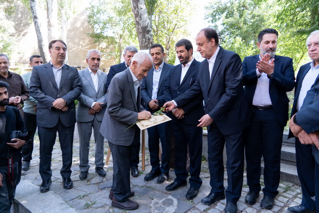 افتتاح نمایشگاه گنجینههای نقرهای در همدان