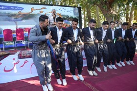 دومین جشنواره بادام و عسل در کرمانشاه برگزار شد