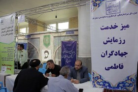 پاسخگویی مدیران میراث‌فرهنگی قم در میز خدمت نماز جمعه