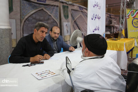 برگزاری میز خدمت نماز جمعه قم با حضور مسئولان میراث فرهنگی قم