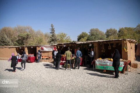بیستون مهرگان