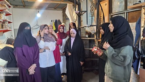 بازدید دانشجویان خارجی از کارخانه‌های مس و چاقوی زنجان