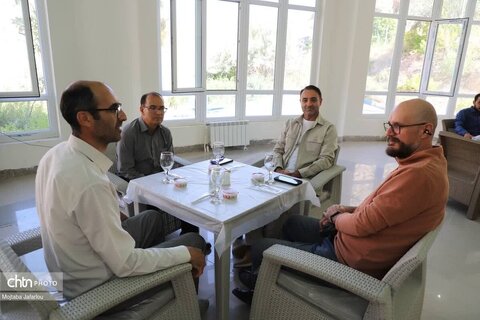 تور آشناسازی همکاران و اعضای انجمن راهنماین گردشگری با دهکده گلابر شهرستان ایجرود