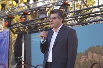 جشنواره انگور سیاه میرآباد، فرصتی برای معرفی ظرفیت‌های این شهرستان