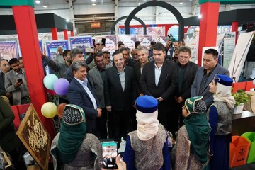 هنرمندان آبیک سرمایه‌های فرهنگی برای توسعه مدیریت شهری هستند