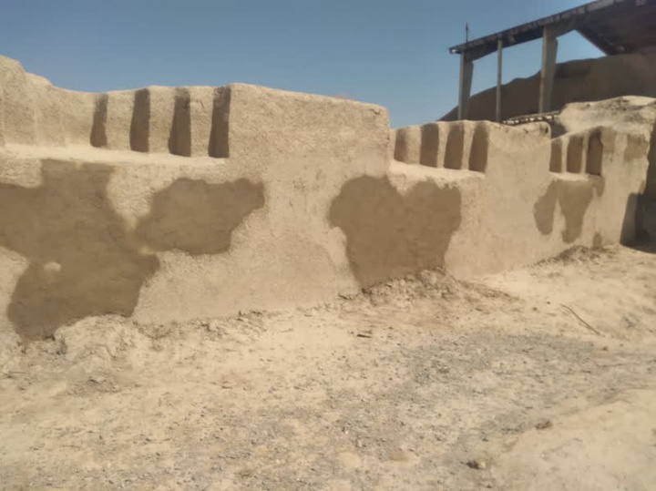 اندود لایه حفاظتی کاهگل آثار تاریخی دژ معبد نوشیجان