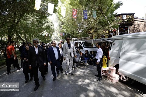گردهمایی خودروهای کلاسیک در آخرین روز از هفته گردشگری اصفهان