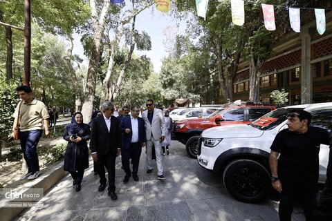 گردهمایی خودروهای کلاسیک در آخرین روز از هفته گردشگری اصفهان