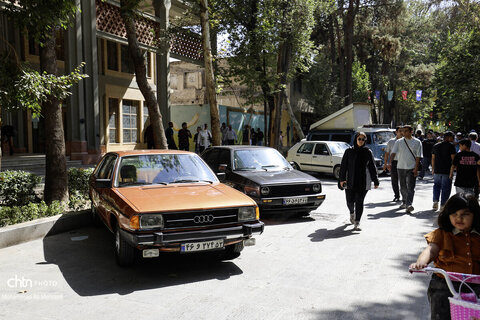 گردهمایی خودروهای کلاسیک در آخرین روز از هفته گردشگری اصفهان