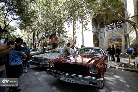 گردهمایی خودروهای کلاسیک در آخرین روز از هفته گردشگری اصفهان