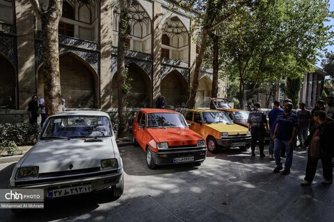 گردهمایی خودروهای کلاسیک در آخرین روز از هفته گردشگری اصفهان