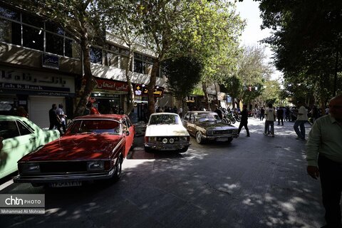 گردهمایی خودروهای کلاسیک در آخرین روز از هفته گردشگری اصفهان