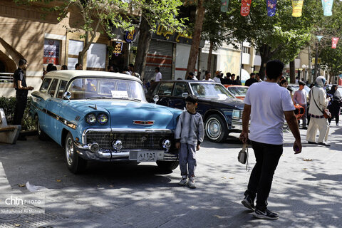 گردهمایی خودروهای کلاسیک در آخرین روز از هفته گردشگری اصفهان