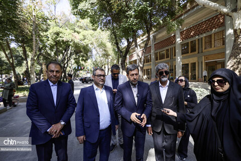 گردهمایی خودروهای کلاسیک در آخرین روز از هفته گردشگری اصفهان