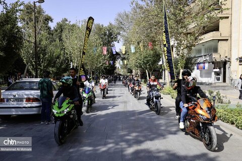گردهمایی خودروهای کلاسیک در آخرین روز از هفته گردشگری اصفهان