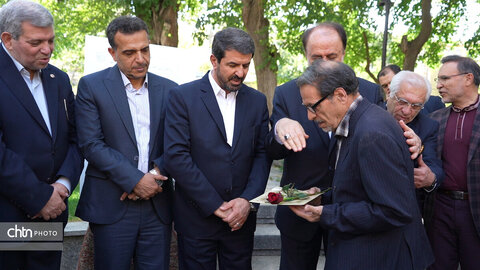 حاج عسگر عسگری؛ پدر سفال ایران در کتب درسی