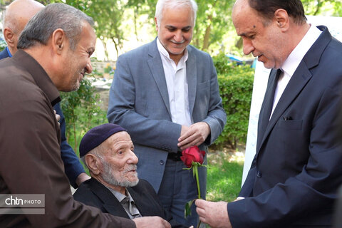 حاج عسگر عسگری؛ پدر سفال ایران در کتب درسی