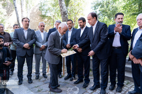 حاج عسگر عسگری؛ پدر سفال ایران در کتب درسی