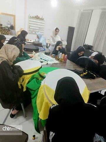 آموزش کمه‌دوزی به مناسبت هفته گردشگری در بندرماهشهر