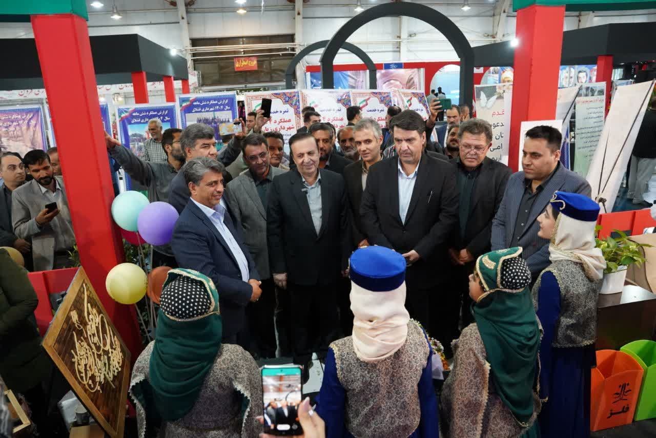 هنرمندان آبیک سرمایههای فرهنگی برای توسعه مدیریت شهری هستند