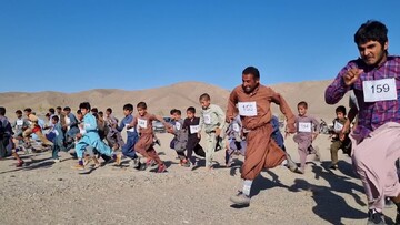 برگزاری نخستین همایش پیاده‌روی و دومیدانی در قلب بیابان لوت