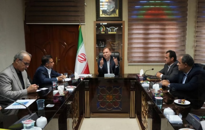 تاکید استاندار بوشهر بر لزوم استفاده از ظرفیت‌های قانونی برای توسعه گردشگری دریایی بوشهر