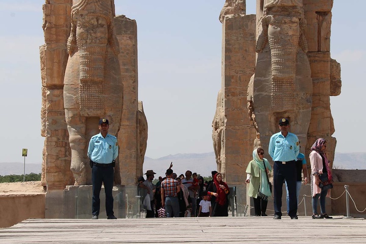 نگهبان جان؛ گرامیداشت هفته نیروی انتظامی