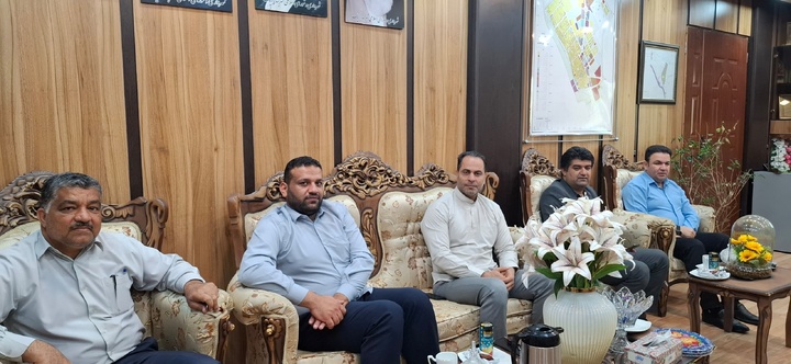 نشست مشترک رئیس اداره میراث‌فرهنگی، گردشگری و صنایع‌دستی شهرستان گناوه با شهردار بندر ریگ با محوریت توسعه زیرساخت‌های گردشگری