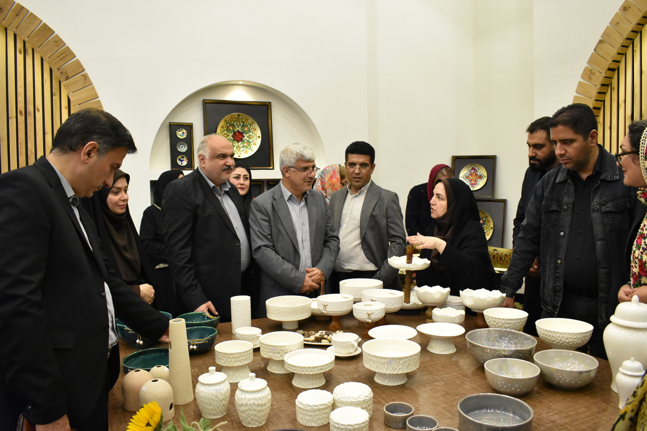 نمایشگاه صنایع‌دستی به‌مناسبت هفته گردشگری در گرگان افتتاح شد